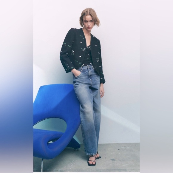 Floral Embroidered Black Short Jacket - NWT - Picture 2 of 7